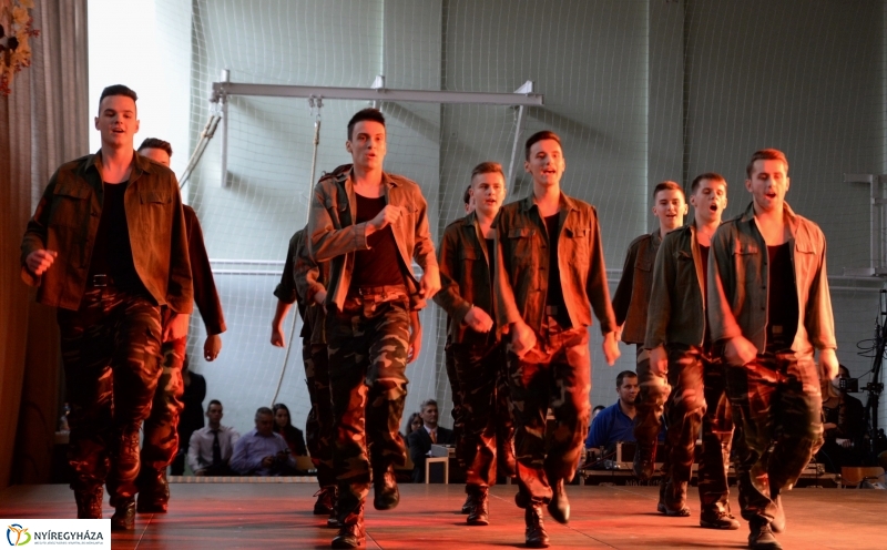 A Zrínyi Ilona Gimnázium szalagavató műsora