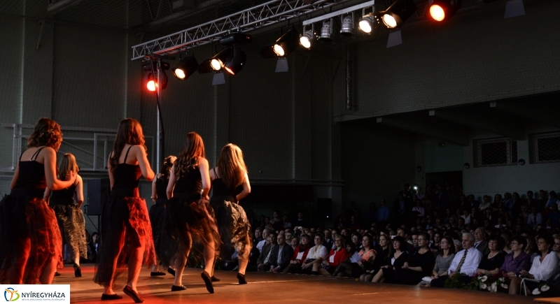 A Zrínyi Ilona Gimnázium szalagavató műsora