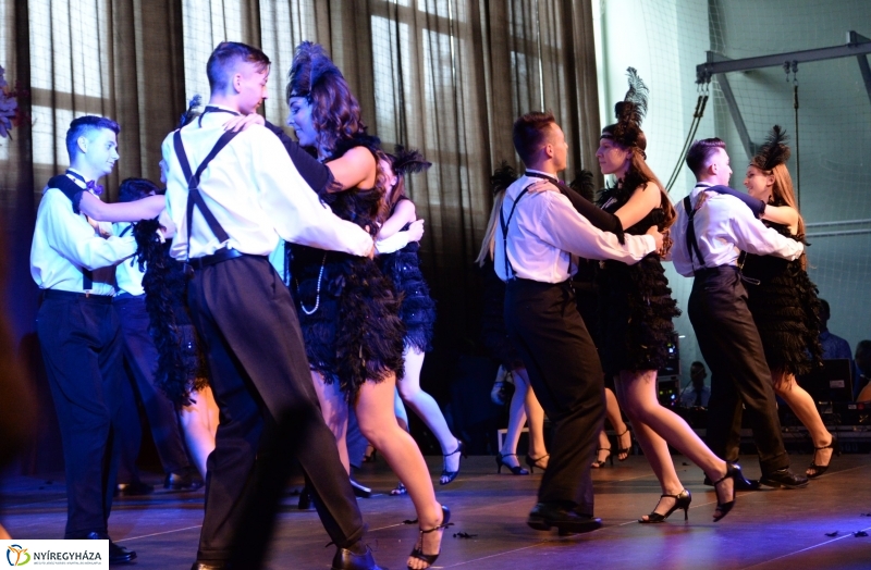 A Zrínyi Ilona Gimnázium szalagavató műsora