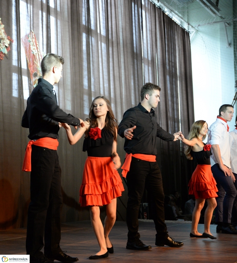 A Zrínyi Ilona Gimnázium szalagavató műsora