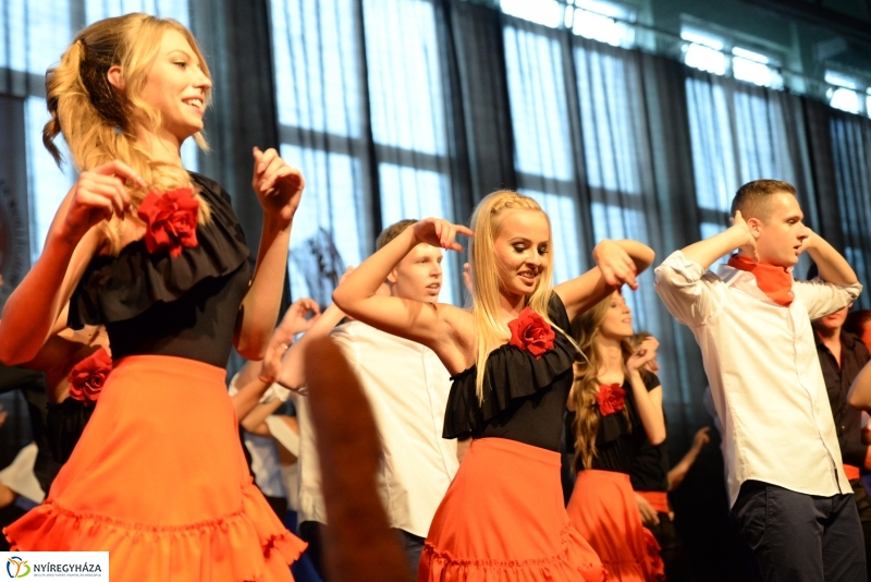 A Zrínyi Ilona Gimnázium szalagavató műsora