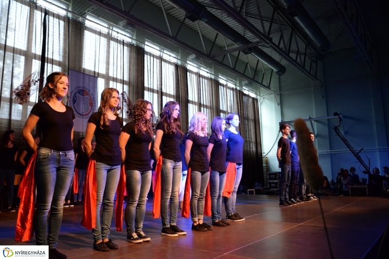 A Zrínyi Ilona Gimnázium szalagavató műsora