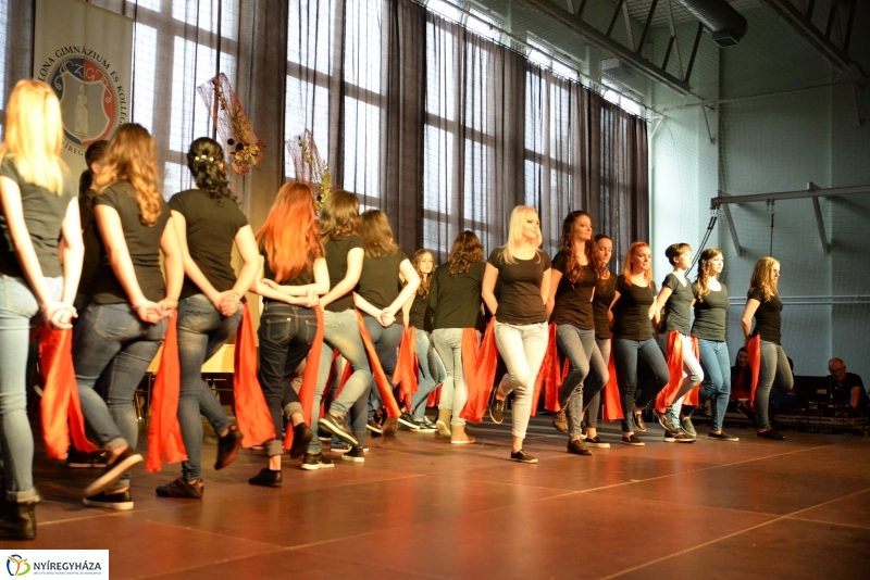 A Zrínyi Ilona Gimnázium szalagavató műsora