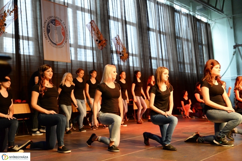 A Zrínyi Ilona Gimnázium szalagavató műsora