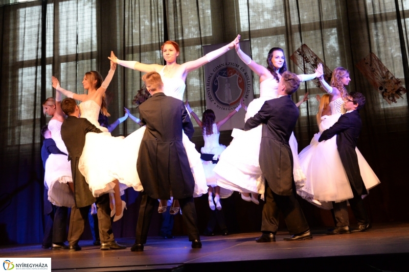 A Zrínyi Ilona Gimnázium szalagavató műsora