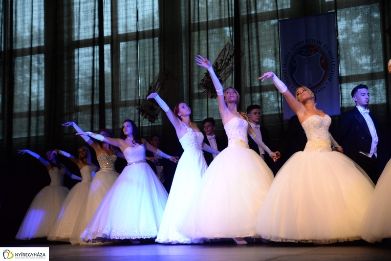 A Zrínyi Ilona Gimnázium szalagavató műsora