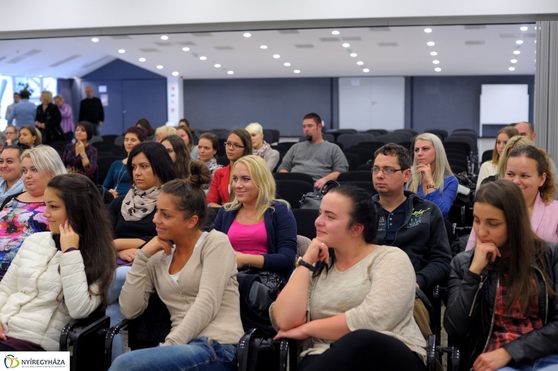 Oravecz Nóra könyvbemutatója