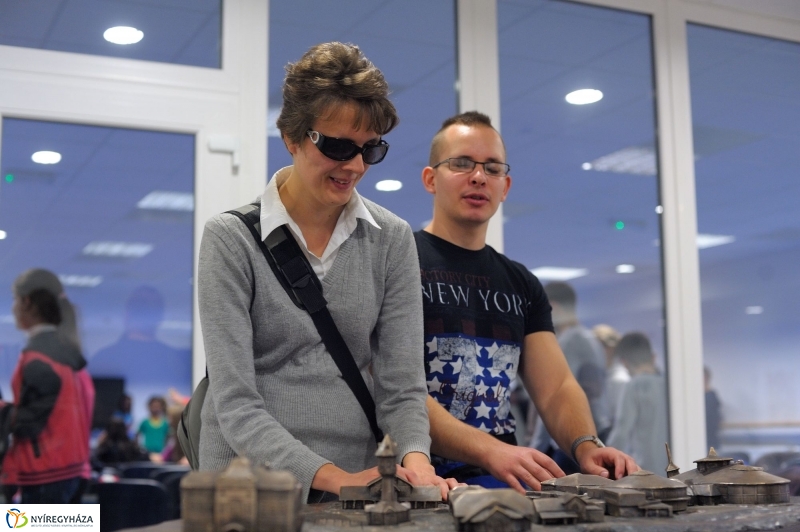 Október a Látás Hónapja