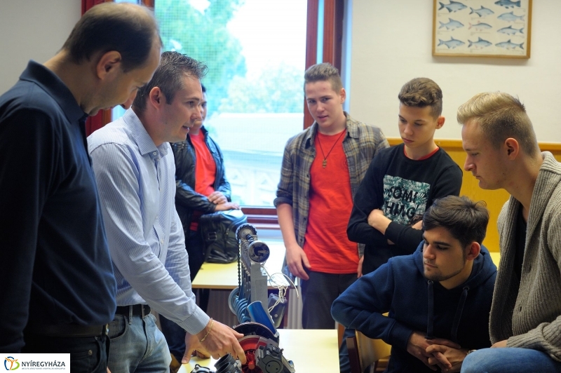 Fizika Roadshow a Kossuth Gimnáziumban