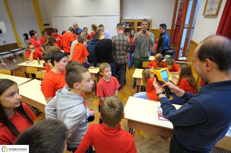 Fizika Roadshow a Kossuth Gimnáziumban