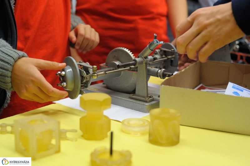 Fizika Roadshow a Kossuth Gimnáziumban