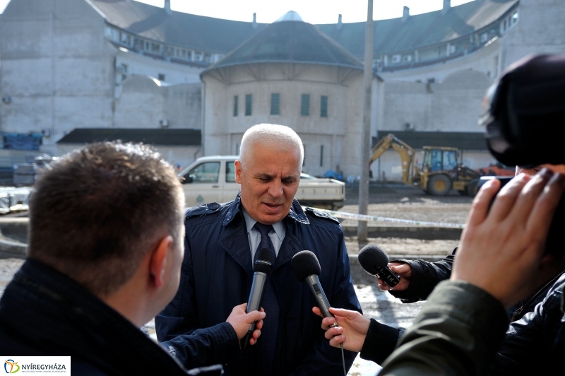 Leaszfaltozzák a parkolót