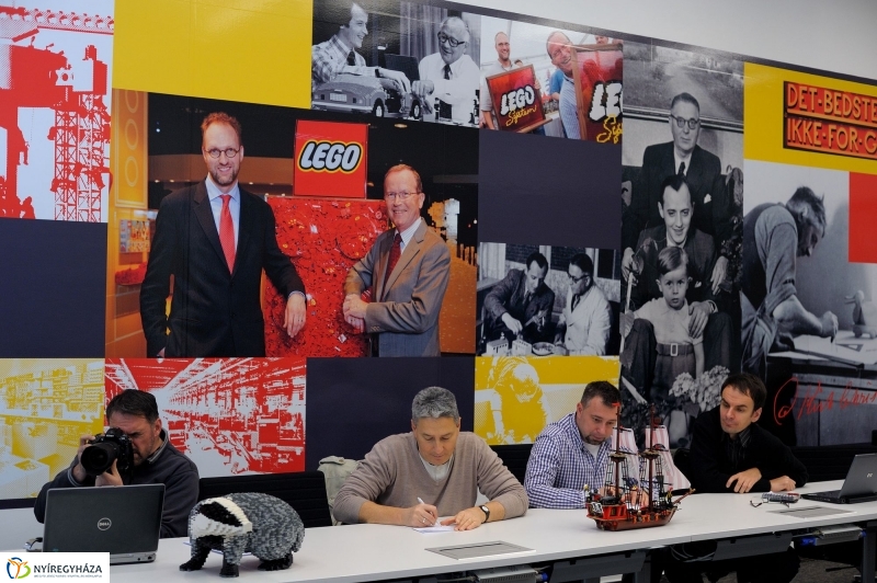 Fejleszt a LEGO