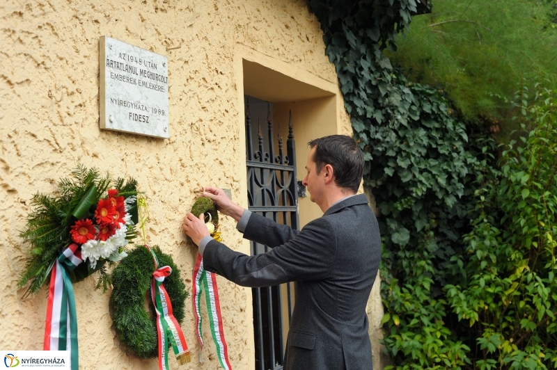 Október 22-i koszorúzások