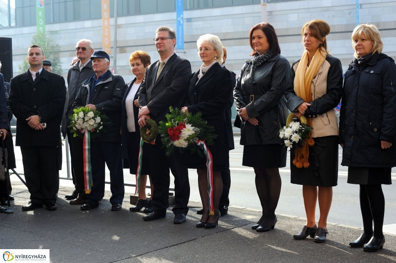 Október 22-i koszorúzások