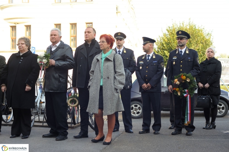 Október 22-i koszorúzások