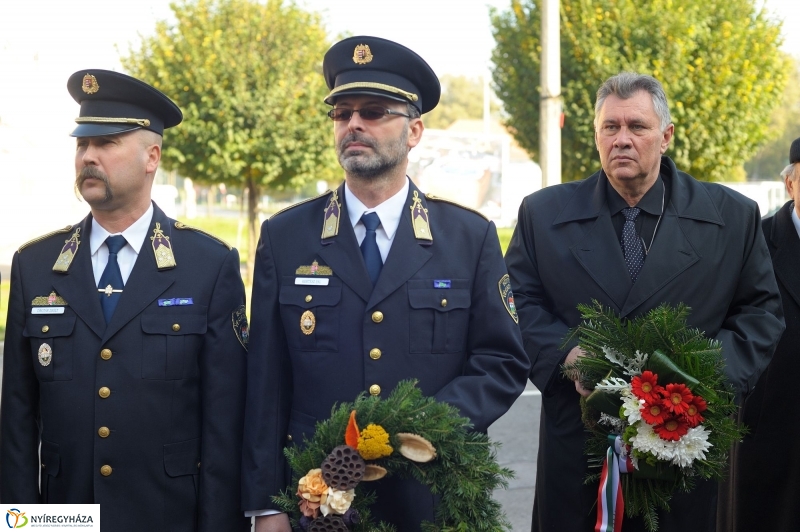 Október 22-i koszorúzások