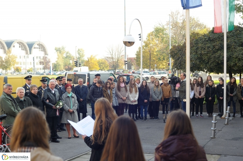 Október 22-i koszorúzások