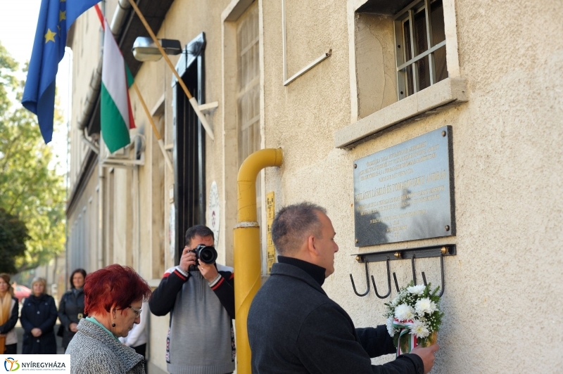 Október 22-i koszorúzások