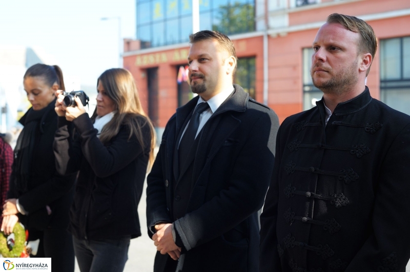 Október 22-i koszorúzások