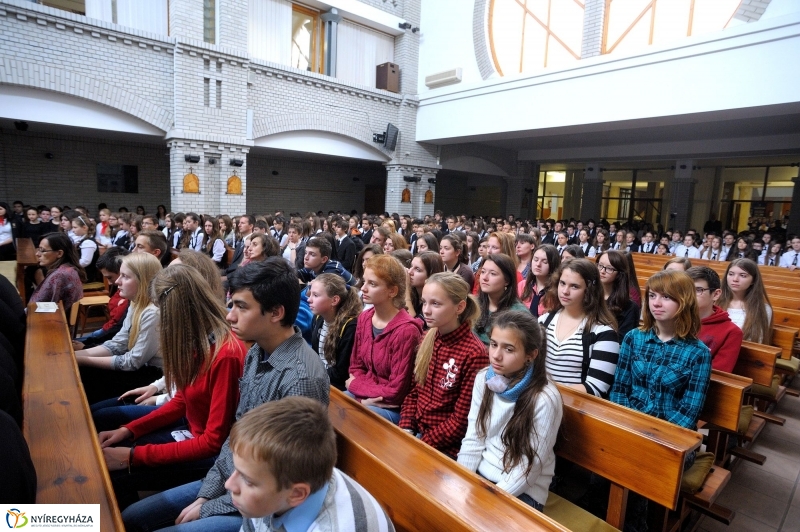 Ünnepi megemlékezés a Szent Imre Gimnáziumban