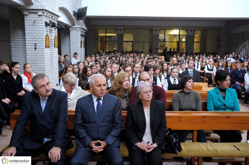 Ünnepi megemlékezés a Szent Imre Gimnáziumban