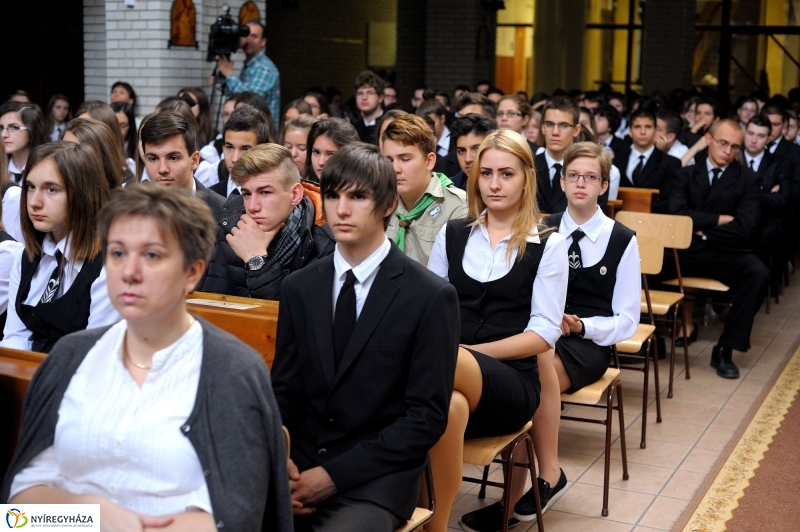 Ünnepi megemlékezés a Szent Imre Gimnáziumban