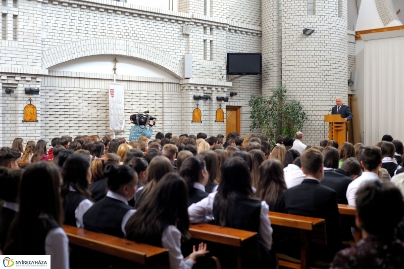 Ünnepi megemlékezés a Szent Imre Gimnáziumban