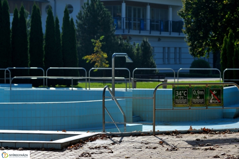 Lefedték a medencét