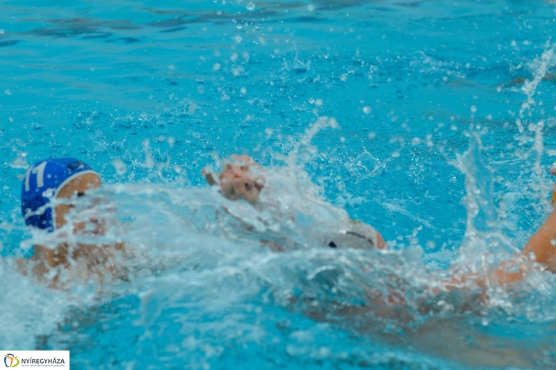 Lefedték a medencét