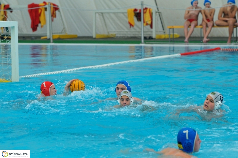 Lefedték a medencét