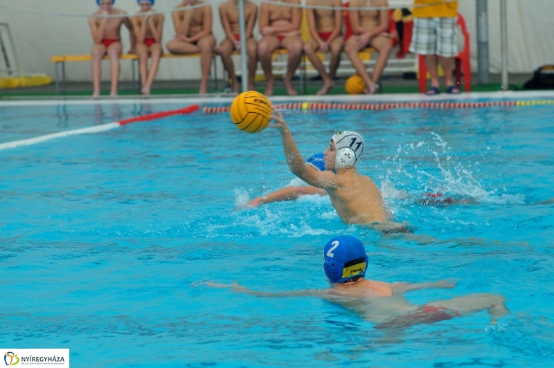 Lefedték a medencét