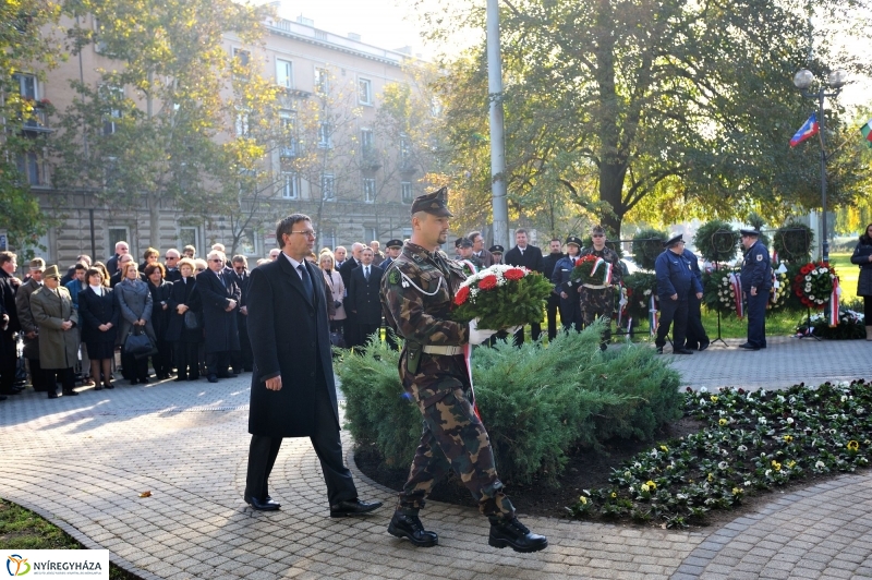 1956-os koszorúzás