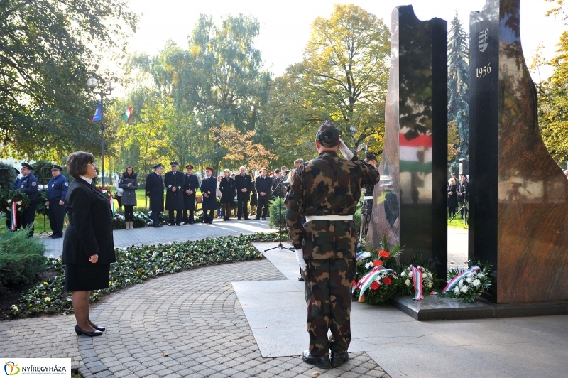 1956-os koszorúzás
