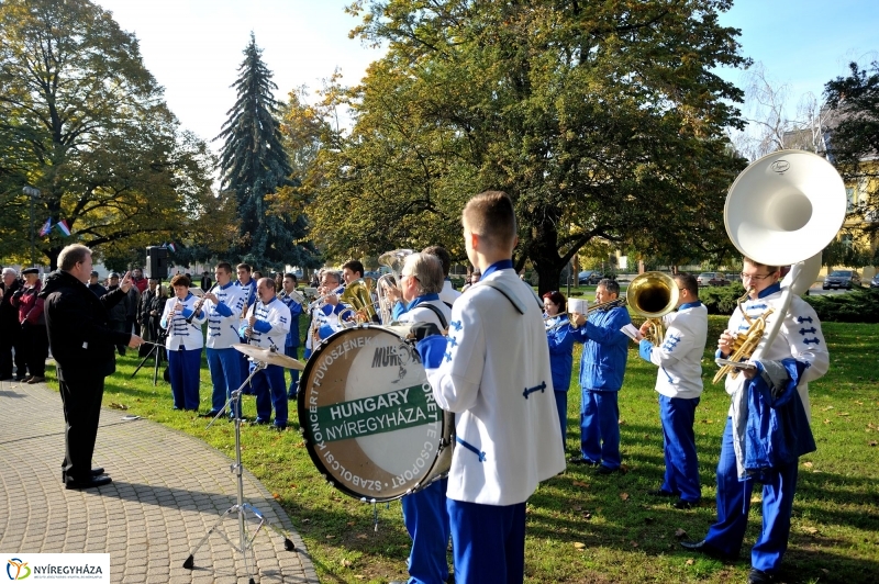 1956-os koszorúzás