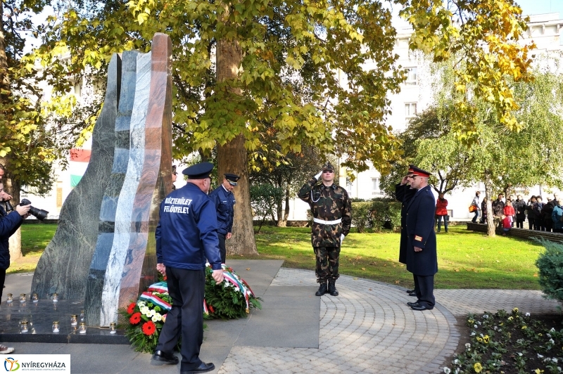 1956-os koszorúzás