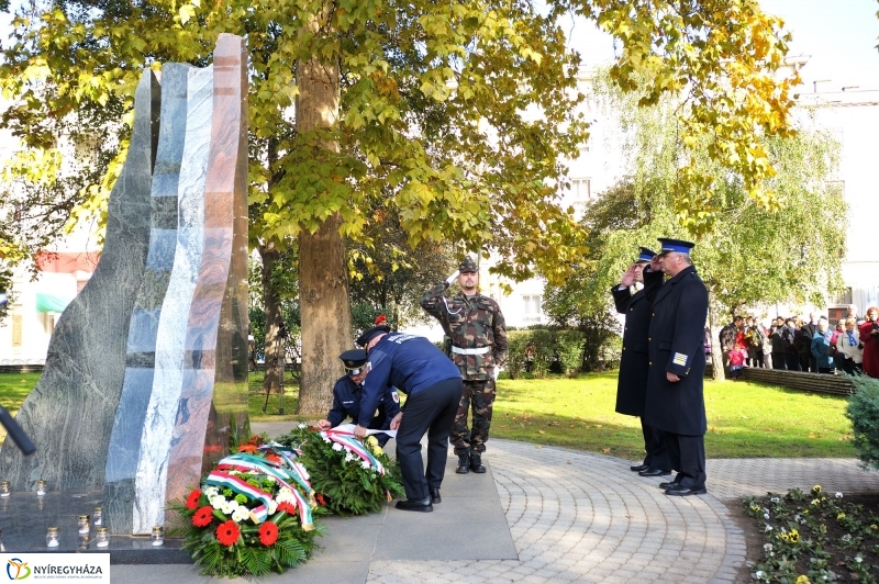 1956-os koszorúzás