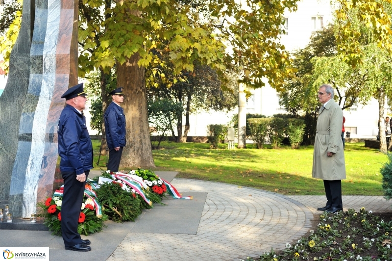 1956-os koszorúzás