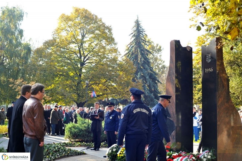 1956-os koszorúzás