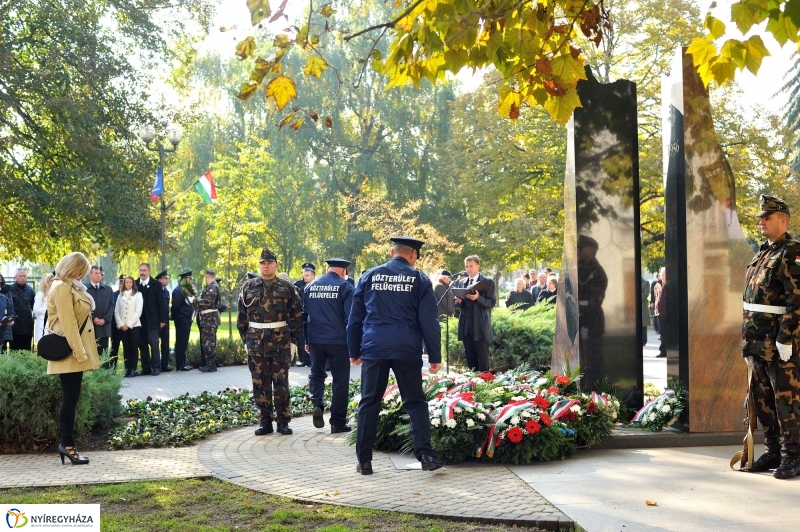 1956-os koszorúzás
