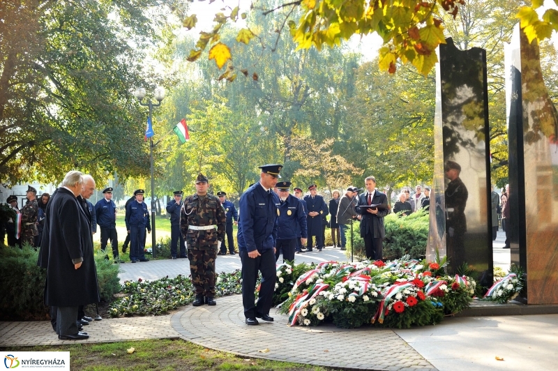 1956-os koszorúzás