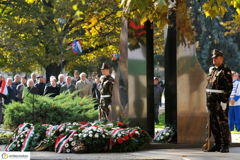 1956-os koszorúzás