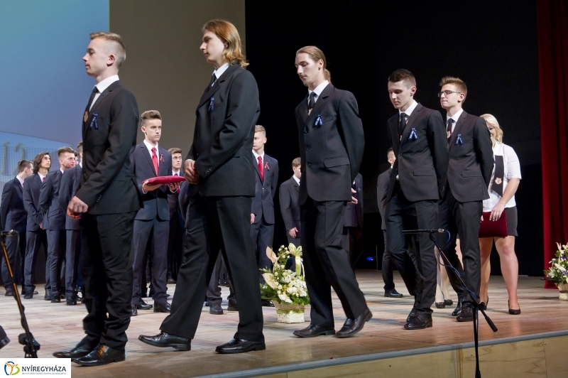 Szalagavató a Széchenyi Szakközépiskolában