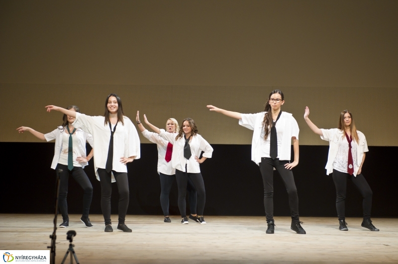 Szalagavató a Széchenyi Szakközépiskolában