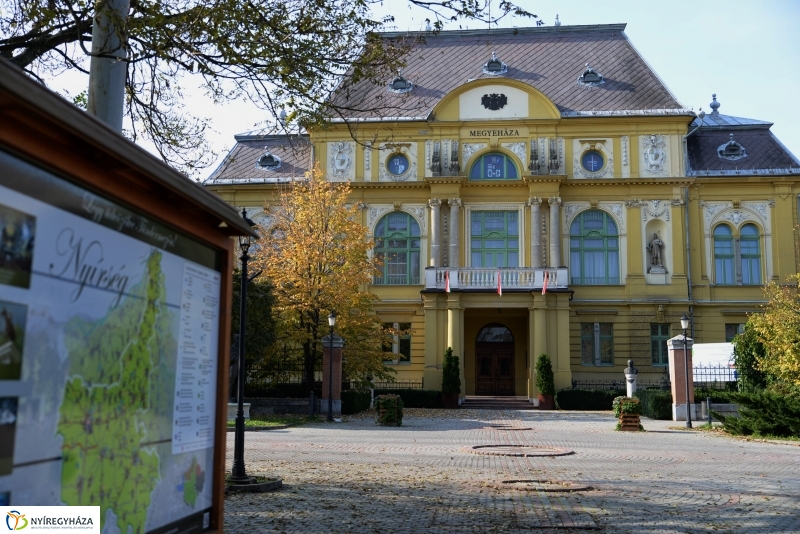 Belvárosi séta az őszi napsütésben