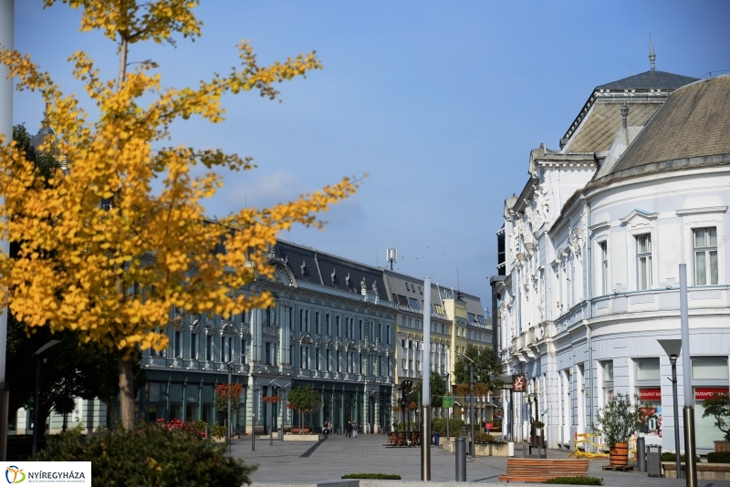 Belvárosi séta az őszi napsütésben