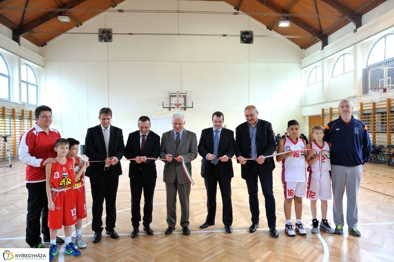 Tornacsarnok átadás a Westsik Szakközépiskolában