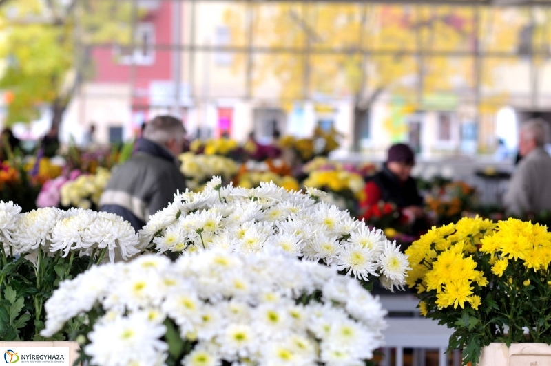 Készülődés a Mindenszentekre