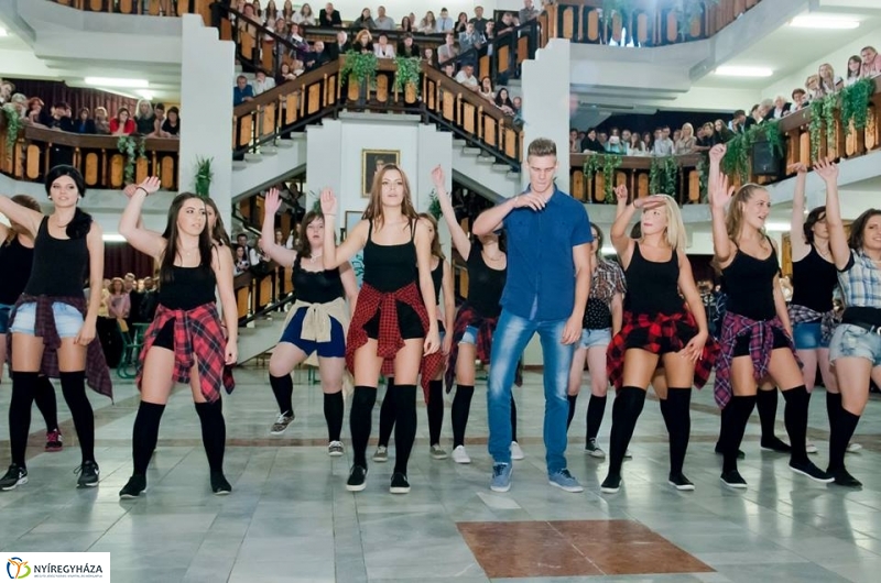 A Zay Anna Informatikai, Egészségügyi Szakközépiskola szalagavatójából