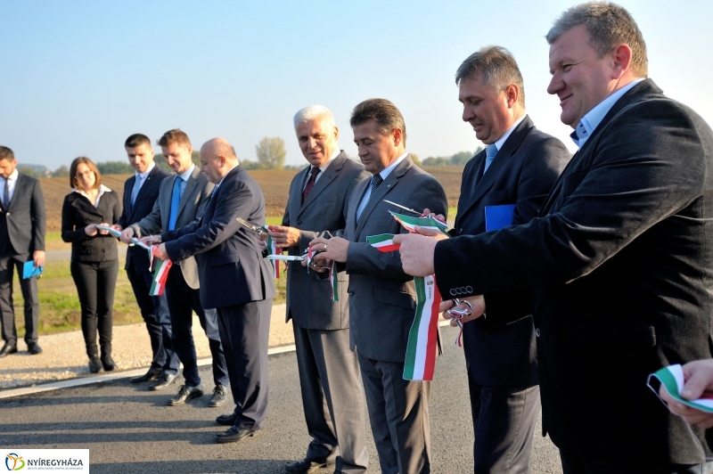 Nyugati elkerülő újabb útszakasszal bővült